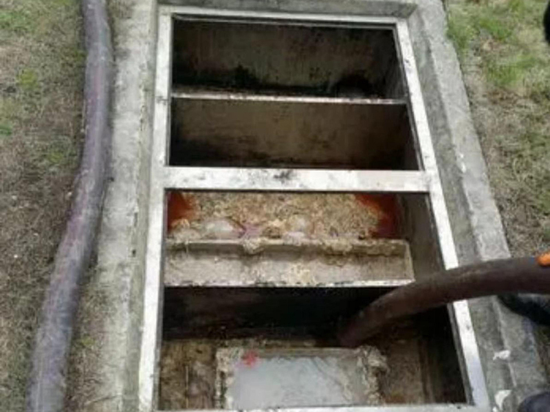 郑场镇隔油池清理